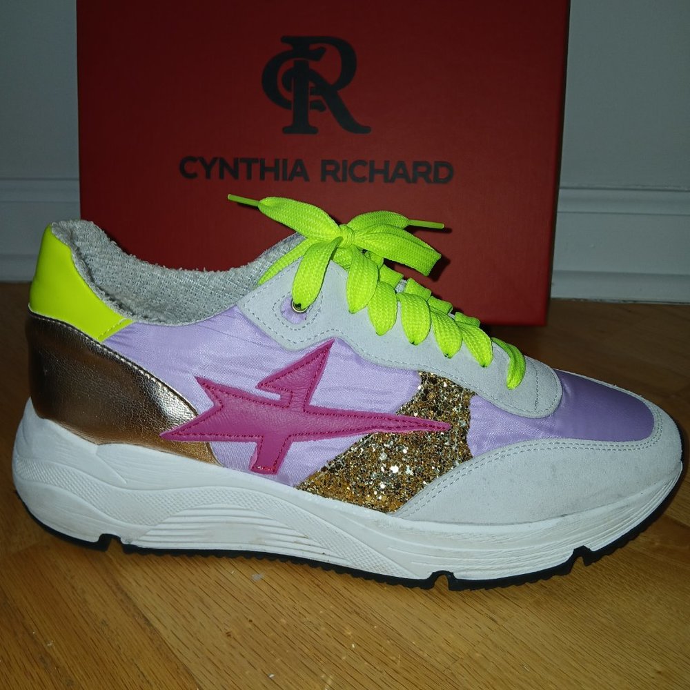 Sneaker / Trainer - Picture 2 of 2
